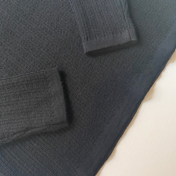Laura Ashley Pure New Wool Knit Turtleneck Black Sweater Size 12 - Picture 4 of 12